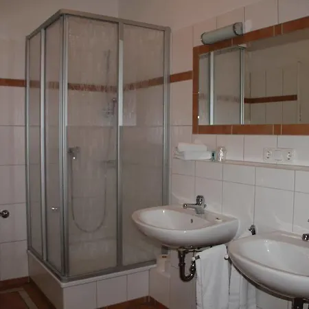 מלון Hotel-restaurant Holsteiner Hof